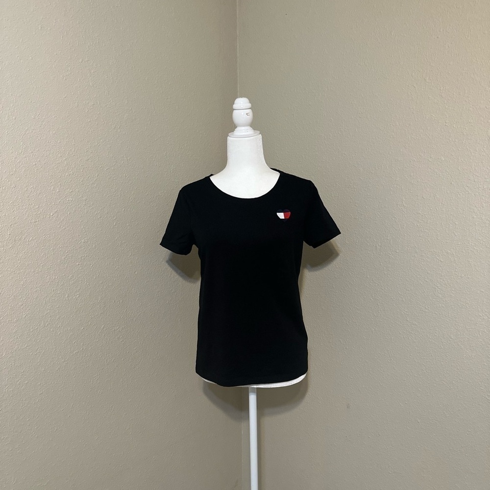 Tommy Hilfiger Women's Embroidered Heart-Logo T-Shirt Black Size Small - Picture 4 of 6